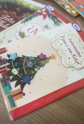 Detalhes e acabamentos dos cartões de Natal da Agência de Ideias